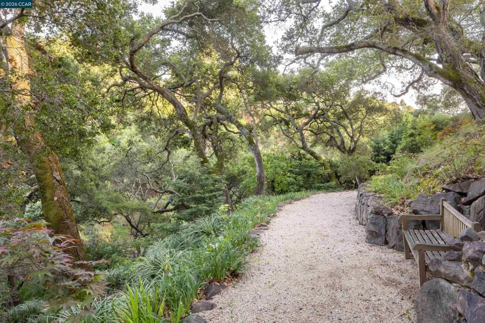 280 Indian Rd Piedmont, CA 94610