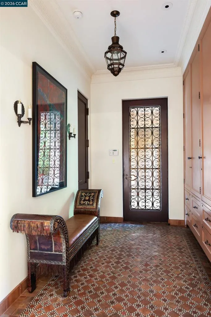 280 Indian Rd Piedmont, CA 94610