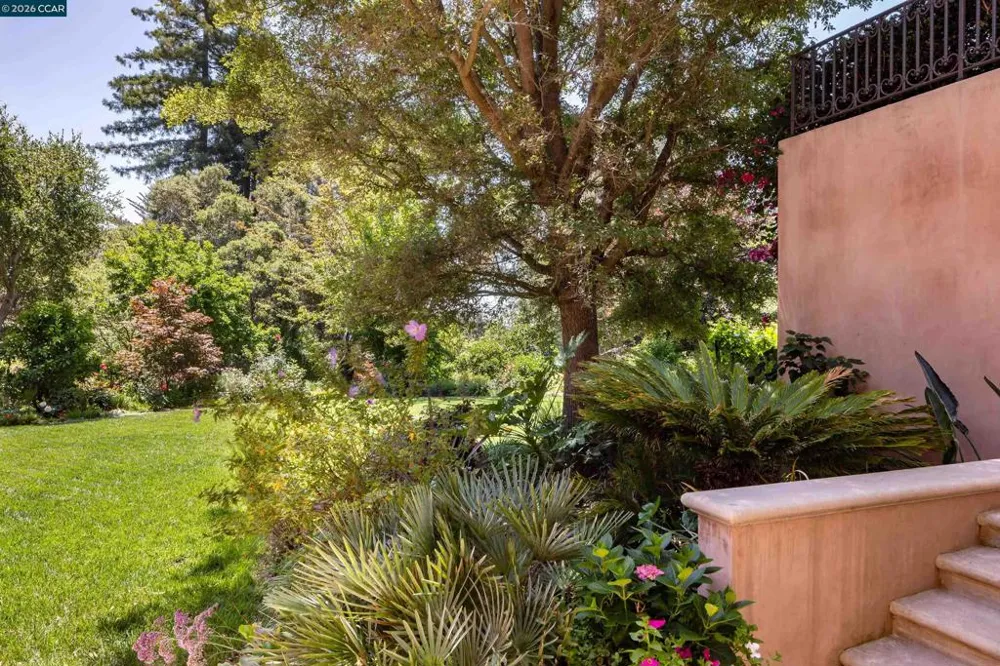 280 Indian Rd Piedmont, CA 94610