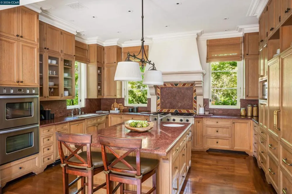 280 Indian Rd Piedmont, CA 94610