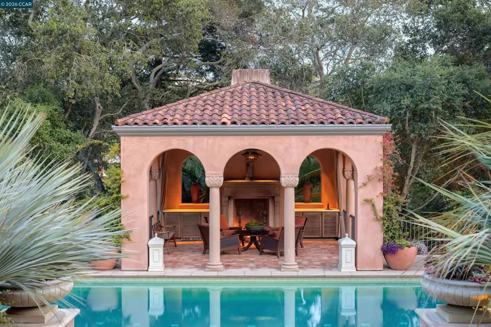 280 Indian Rd Piedmont, CA 94610