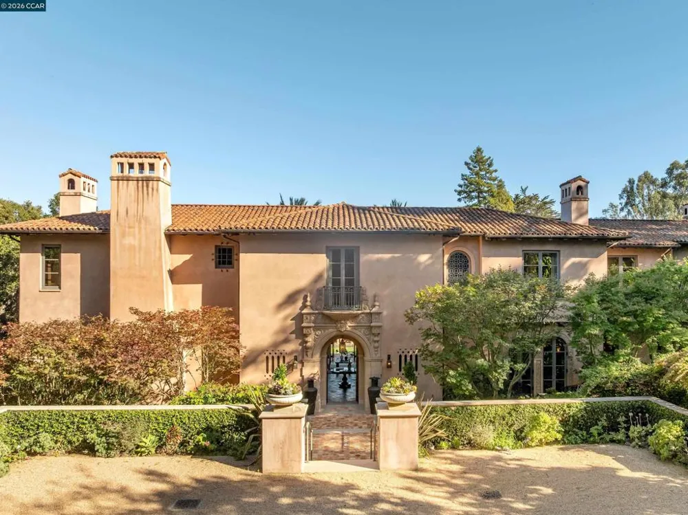 280 Indian Rd Piedmont, CA 94610