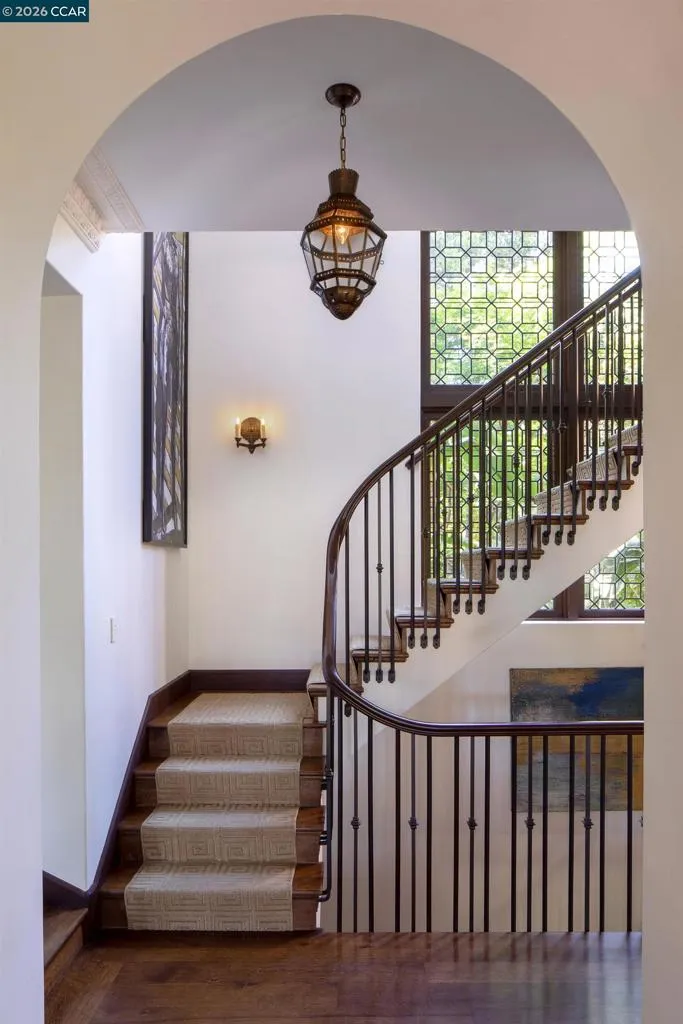 280 Indian Rd Piedmont, CA 94610