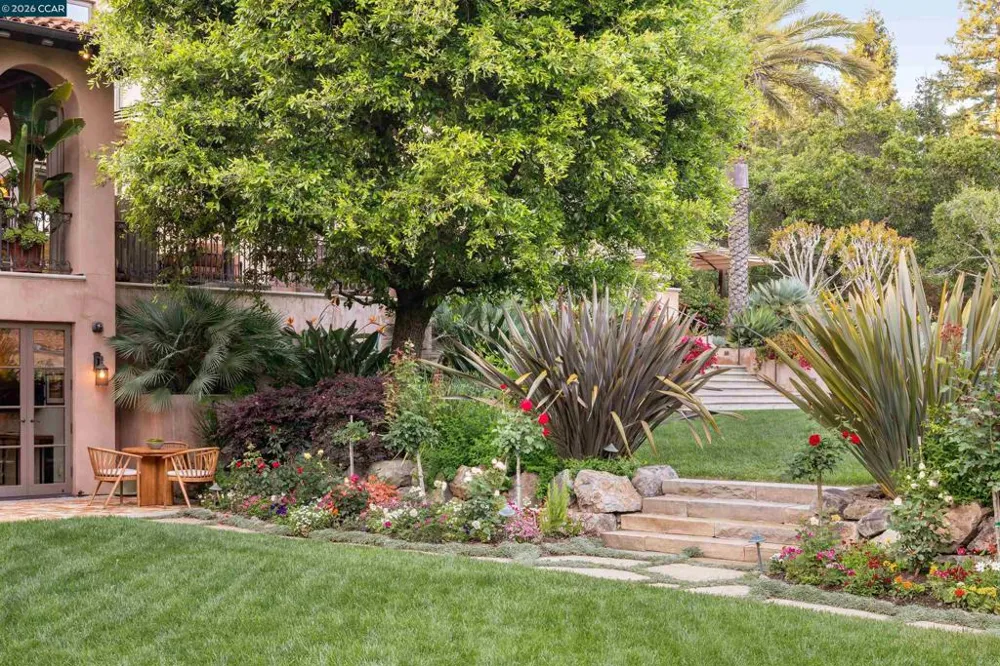 280 Indian Rd Piedmont, CA 94610