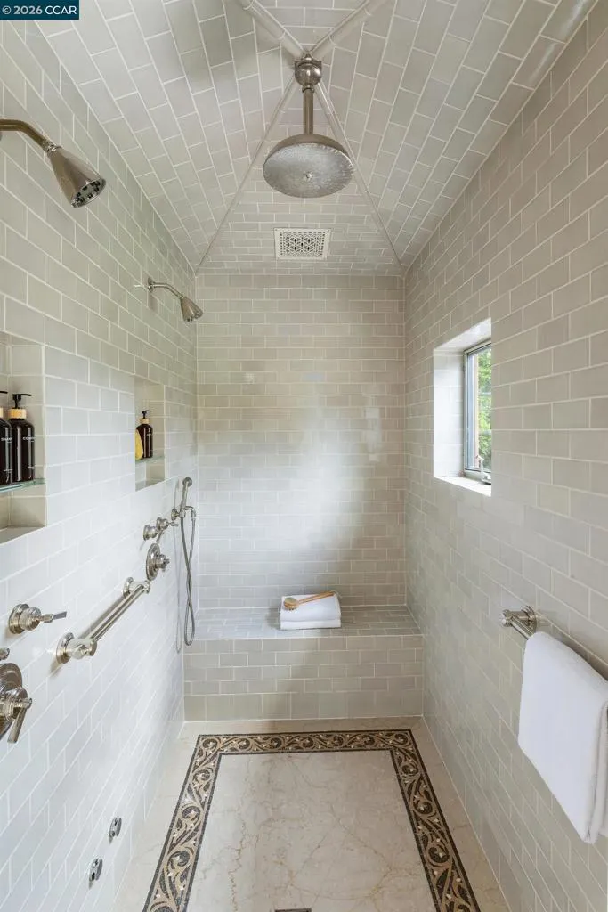 280 Indian Rd Piedmont, CA 94610