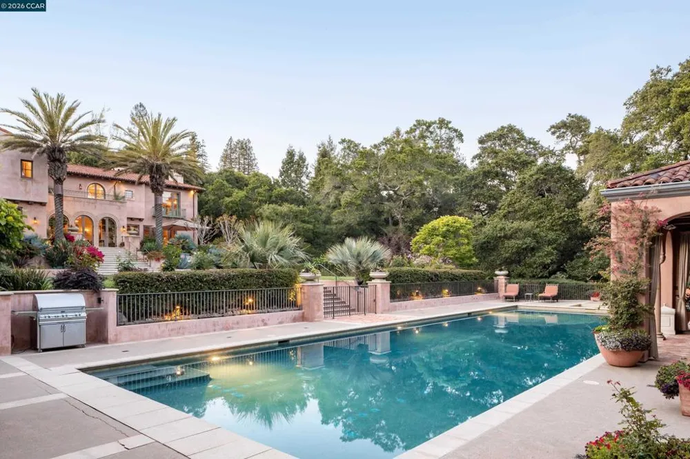 280 Indian Rd Piedmont, CA 94610