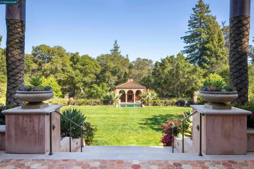 280 Indian Rd Piedmont, CA 94610