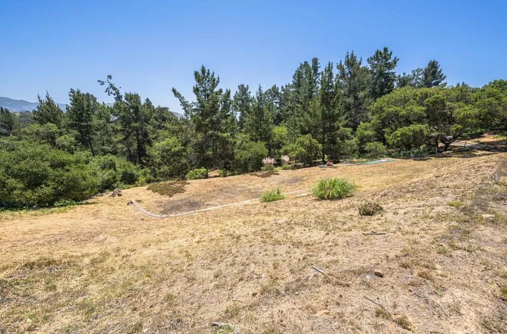 8734 Eagles Roost Road Salinas, CA 93907