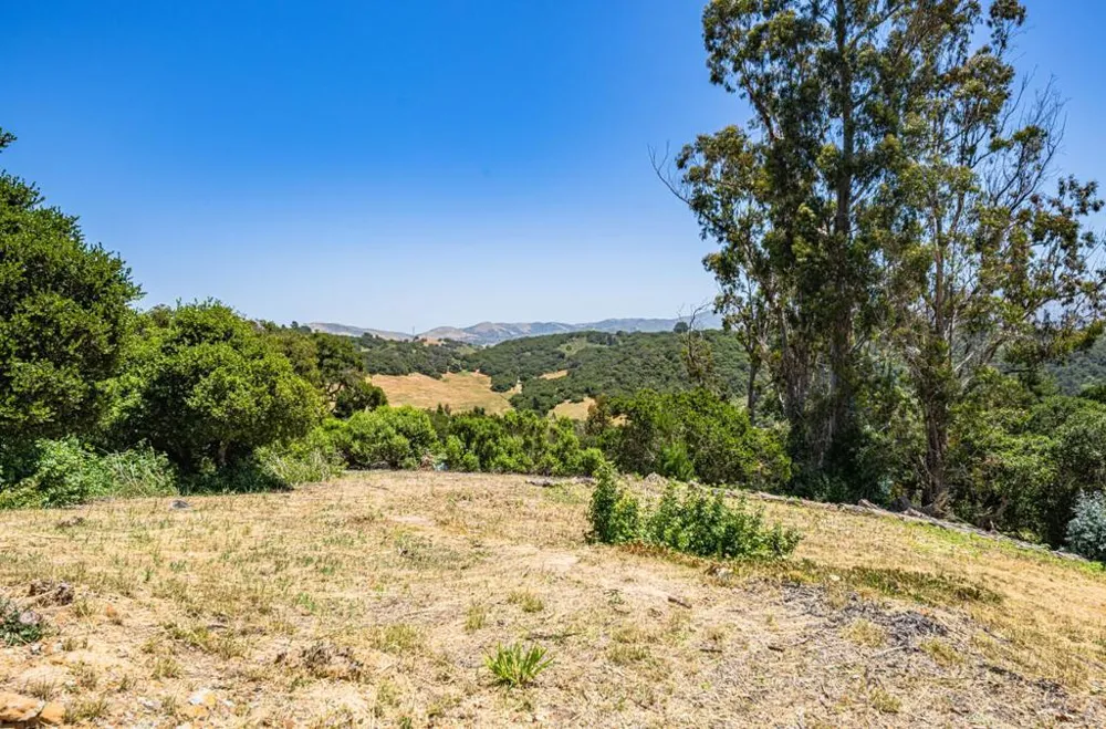 8734 Eagles Roost Road Salinas, CA 93907