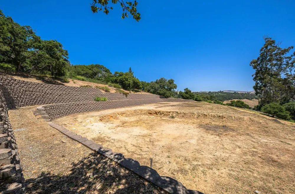8734 Eagles Roost Road Salinas, CA 93907