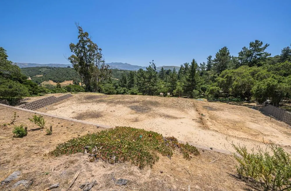8734 Eagles Roost Road Salinas, CA 93907