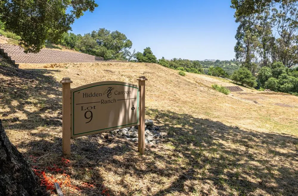 8734 Eagles Roost Road Salinas, CA 93907