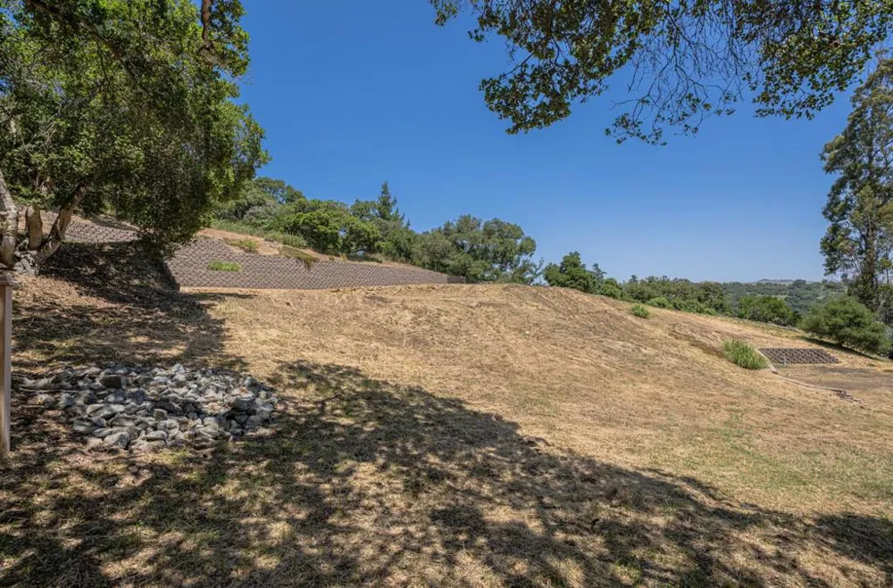 8734 Eagles Roost Road Salinas, CA 93907