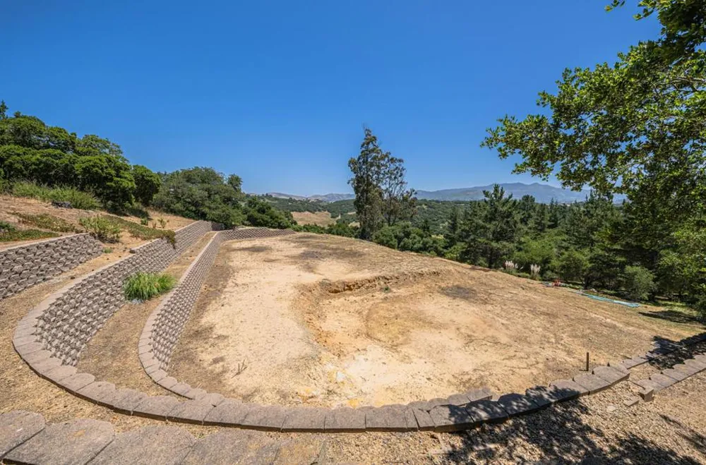 8734 Eagles Roost Road Salinas, CA 93907