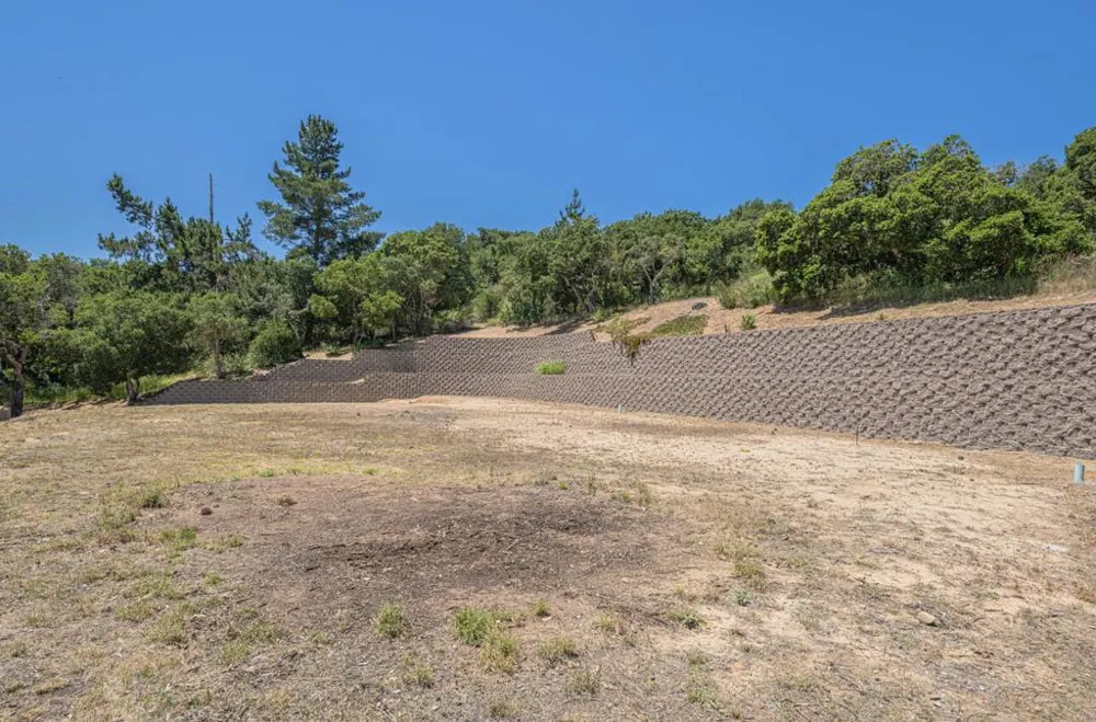 8734 Eagles Roost Road Salinas, CA 93907
