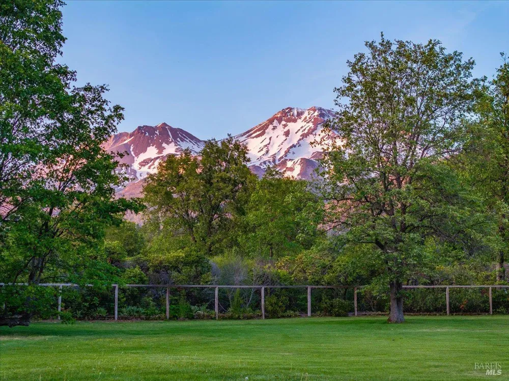 1395 Northridge Drive Mount Shasta, CA 96067