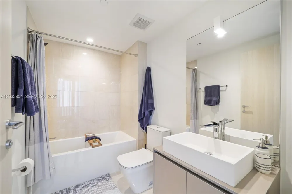 1000 Brickell Plz #4401 Miami, FL 33131