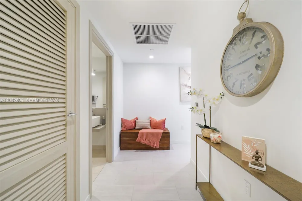 1000 Brickell Plz #4401 Miami, FL 33131
