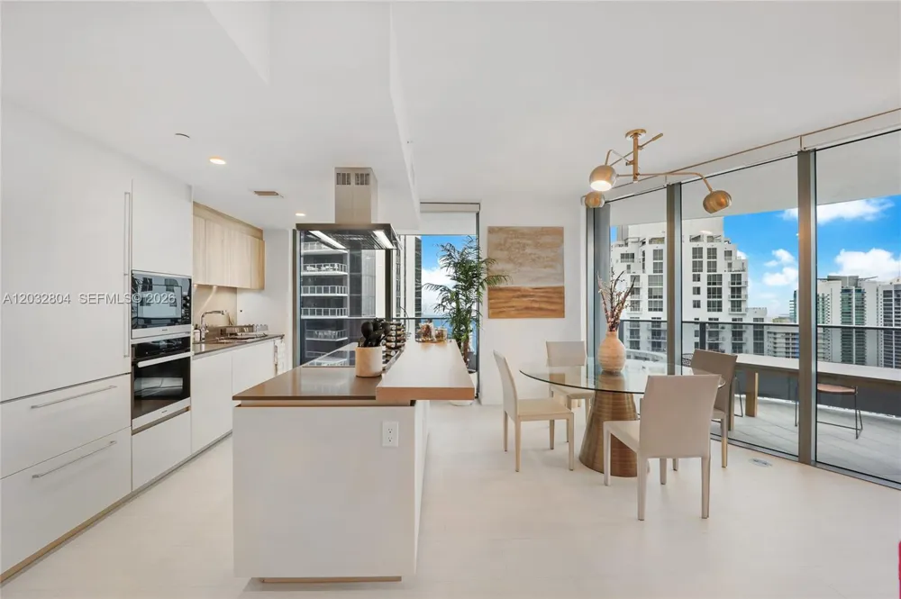 1000 Brickell Plz #4401 Miami, FL 33131