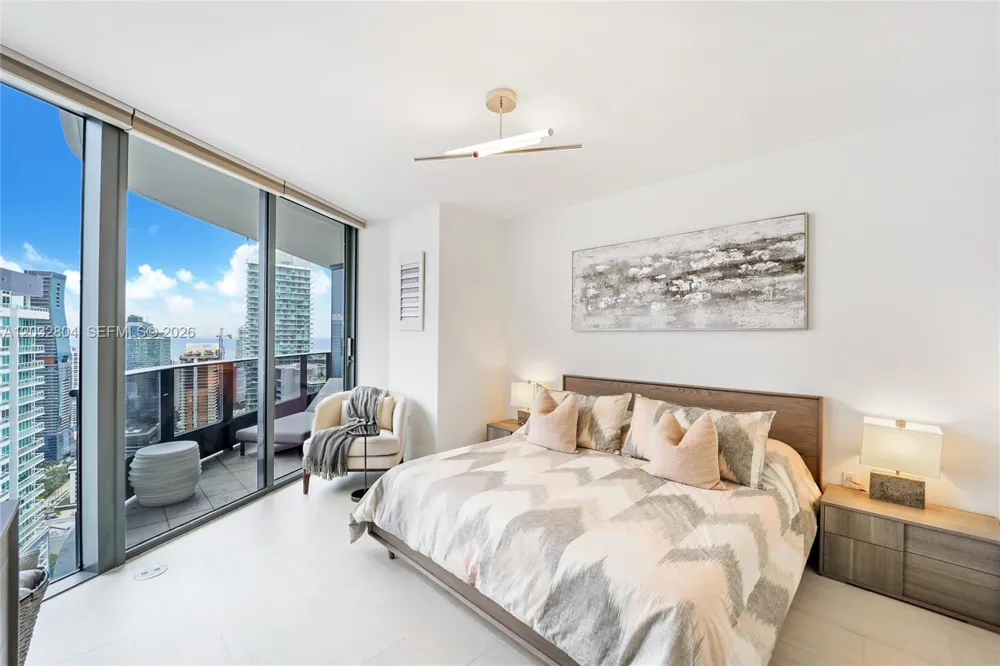 1000 Brickell Plz #4401 Miami, FL 33131