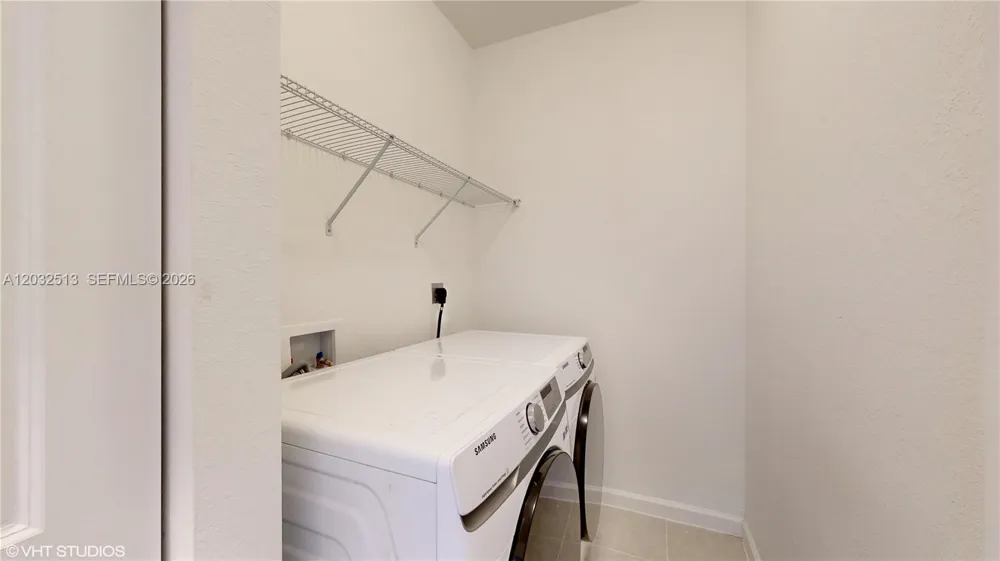 10004 SW 231 LN Miami, FL 33190