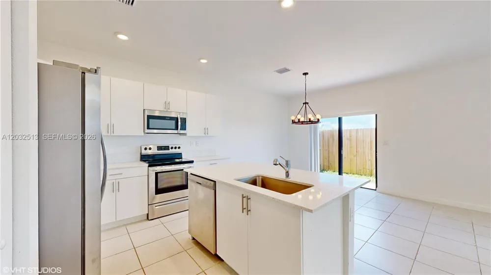10004 SW 231 LN Miami, FL 33190