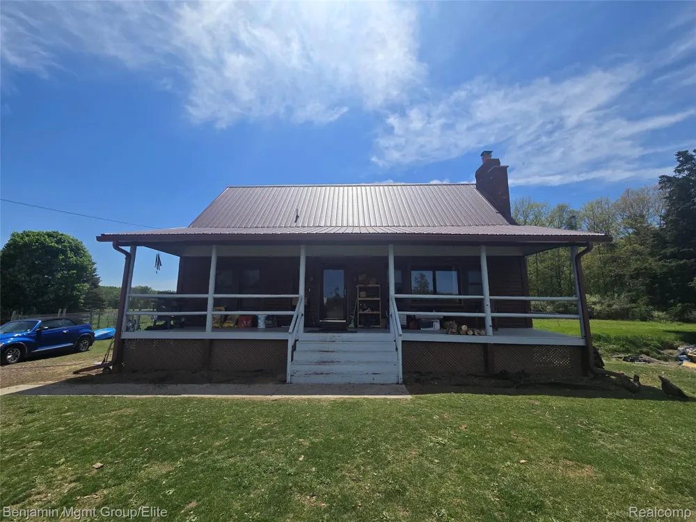 6827 Lapeer Road Kimball Township, MI 48074