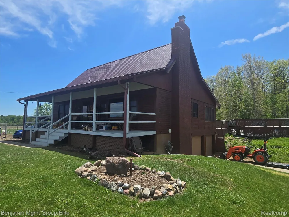 6827 Lapeer Road Kimball Township, MI 48074