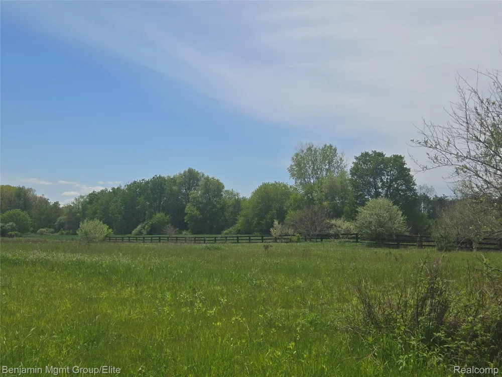 6827 Lapeer Road Kimball Township, MI 48074