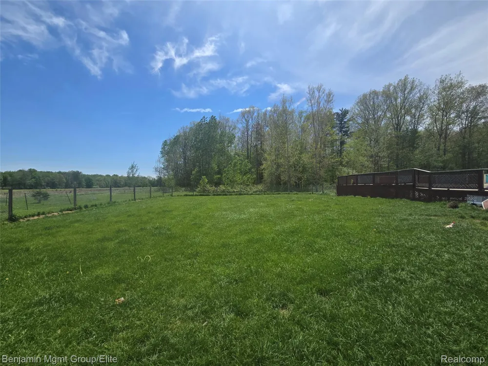 6827 Lapeer Road Kimball Township, MI 48074