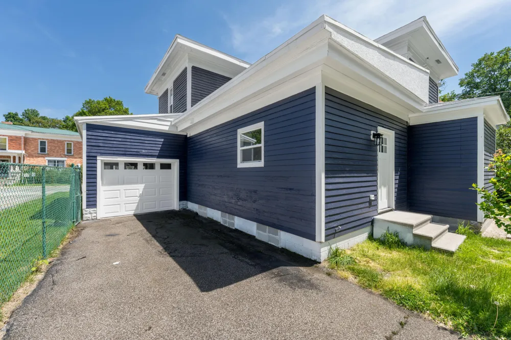 18 Franklin Street Hartford City, MI 49057