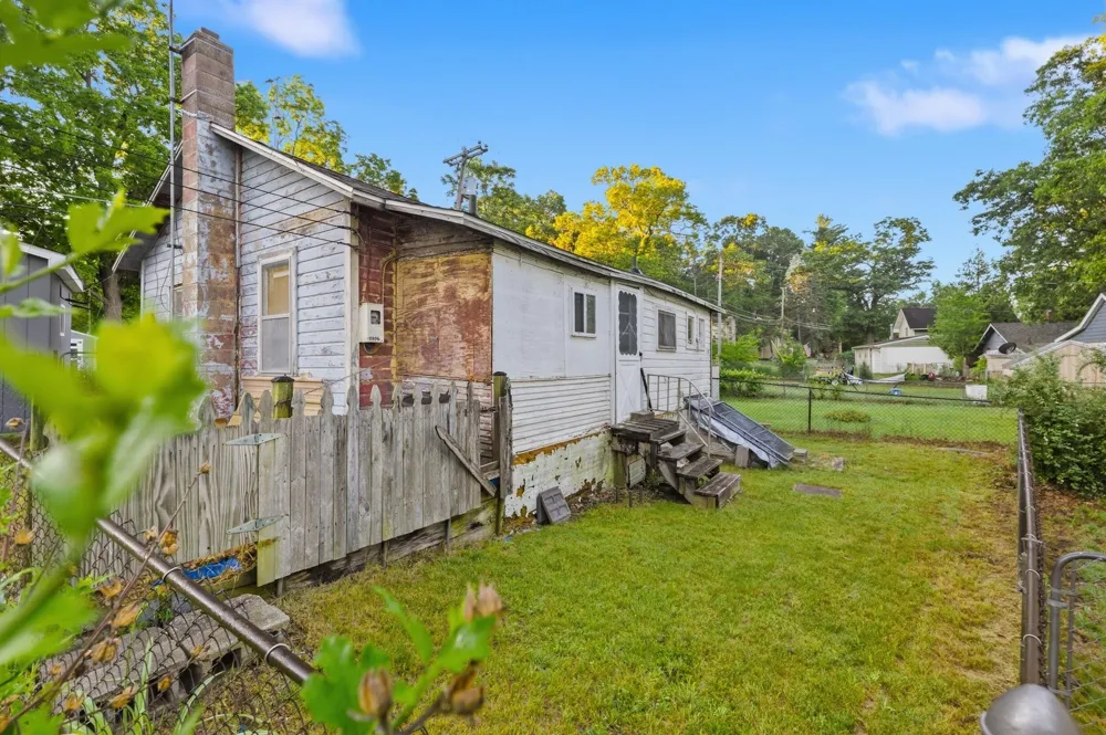 11106 Patterson Lake Drive Putnam Township, MI 48169