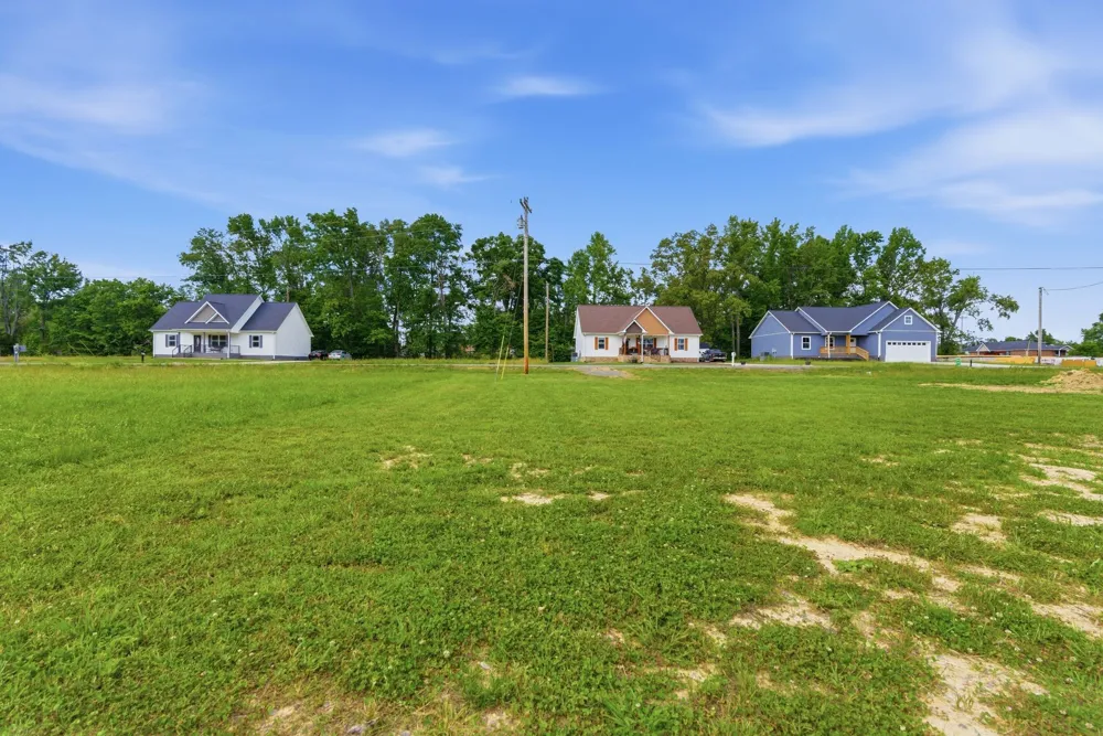 120 Mazie Dr Lafayette, TN 37083