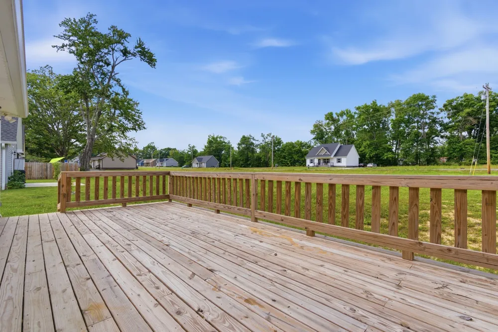 120 Mazie Dr Lafayette, TN 37083