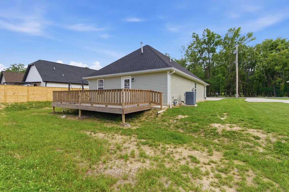 120 Mazie Dr Lafayette, TN 37083