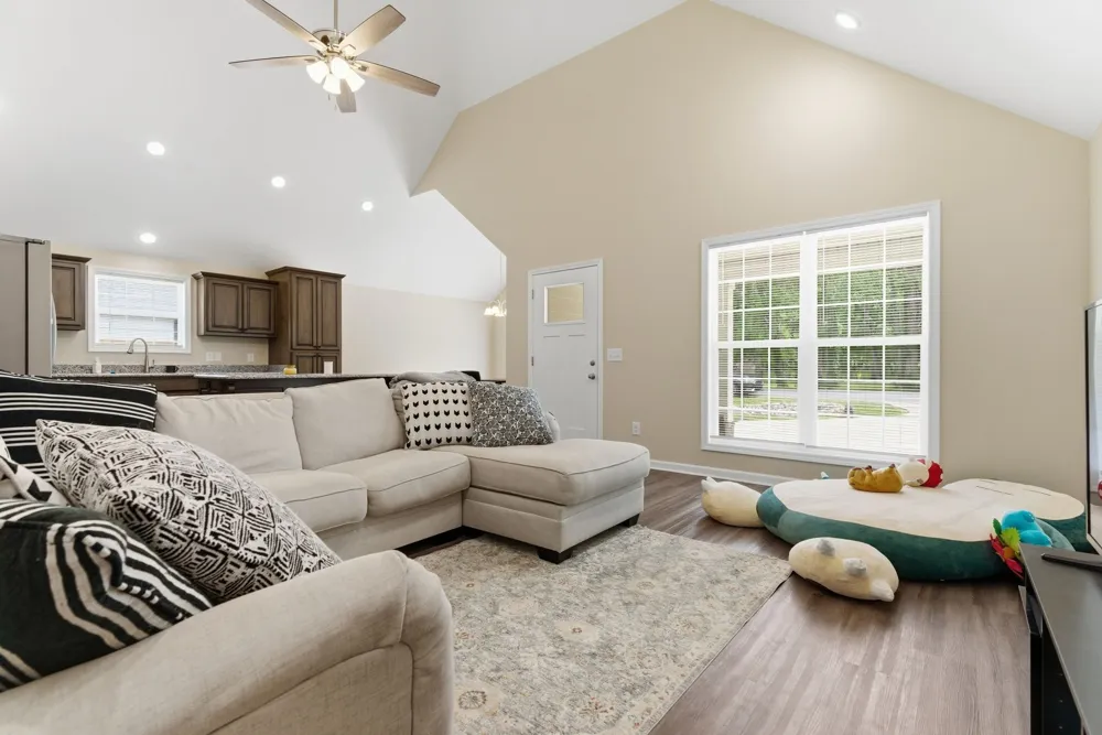120 Mazie Dr Lafayette, TN 37083