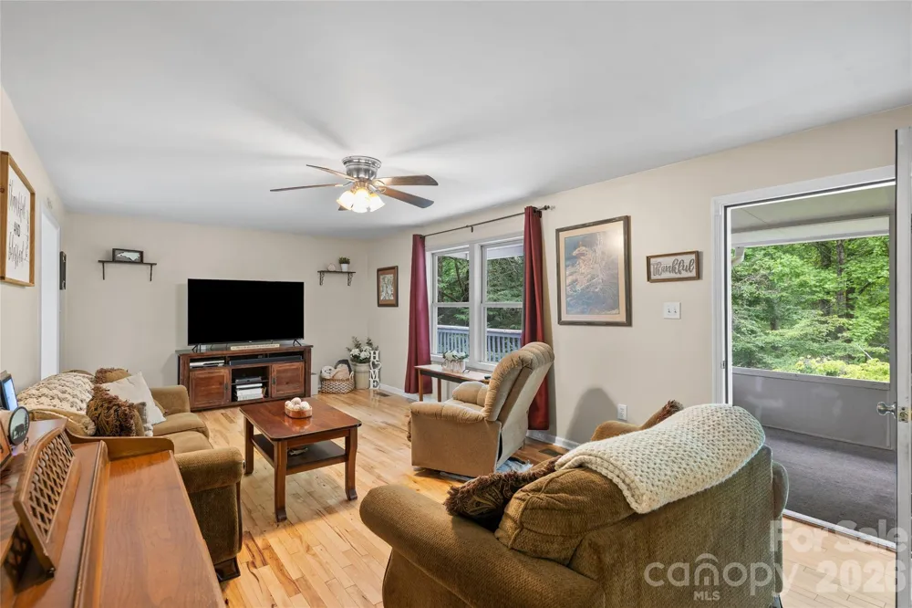 125 Round Mountain Road Brevard, NC 28747