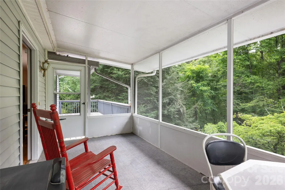 125 Round Mountain Road Brevard, NC 28747