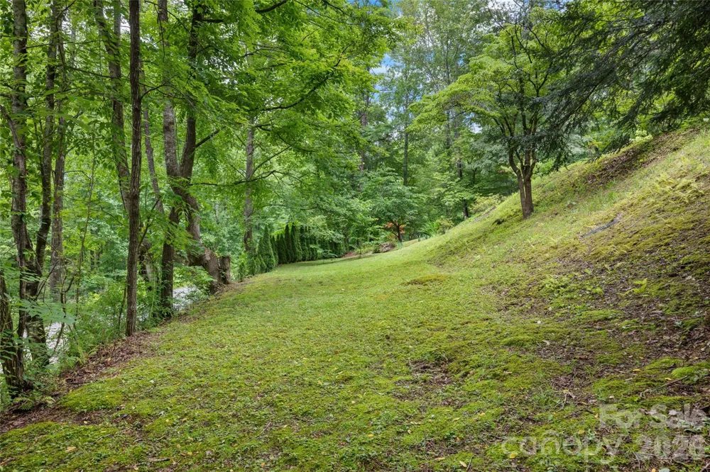 125 Round Mountain Road Brevard, NC 28747