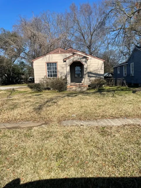 2718 Dupont Street