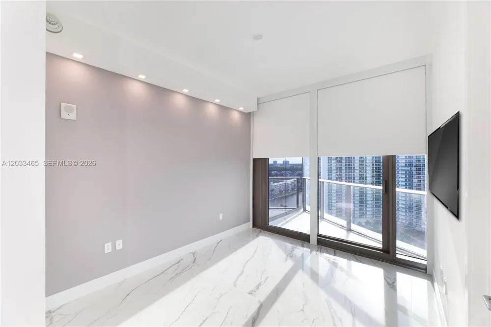 15701 E COLLINS #1403 Sunny Isles Beach, FL 33160