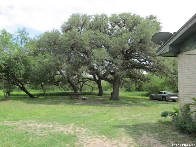 807 W INEZ ST Beeville, TX 78102