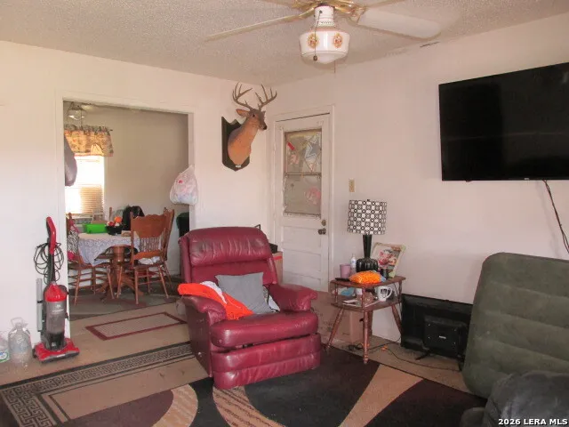 807 W INEZ ST Beeville, TX 78102
