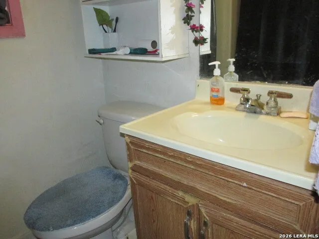 807 W INEZ ST Beeville, TX 78102