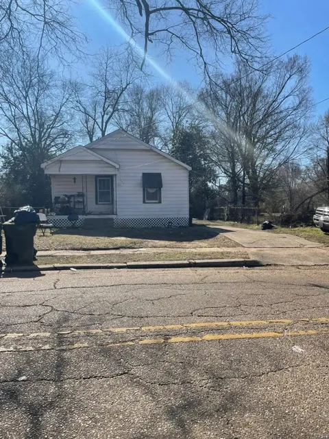 2551 Claiborne Avenue