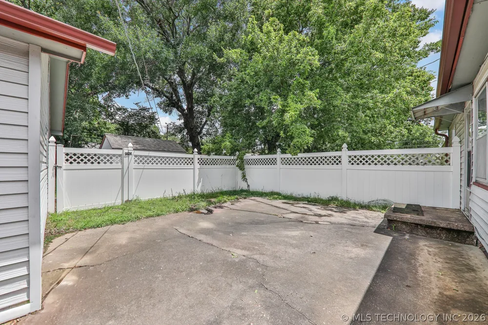 1721 E 13th Street Okmulgee, OK 74447