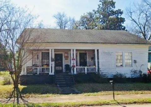 1016 Nicholson