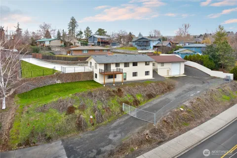 608 Anchor Place