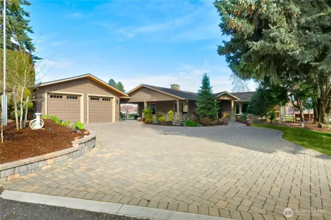 160 Horseshoe Lane
