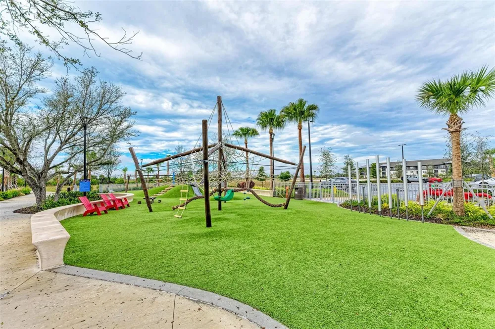2680 AVERLAND LOOP North Port, FL 34287